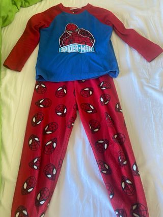 Pijama dinosaurio y camuflaje 4 a 5 años