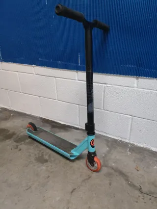 Patín Freestyle Oxelo Azul y Naranja