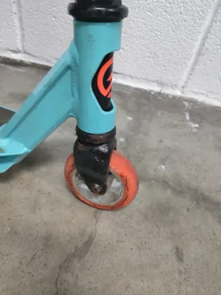 Patín Freestyle Oxelo Azul y Naranja