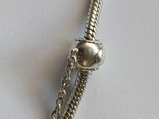 Pulsera Pandora con cadena de  seguridad y regalo