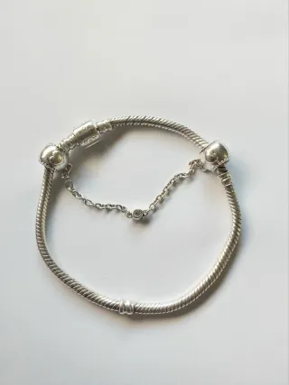 Pulsera Pandora con cadena de  seguridad y regalo