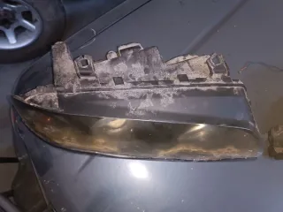 Faro delantero coche