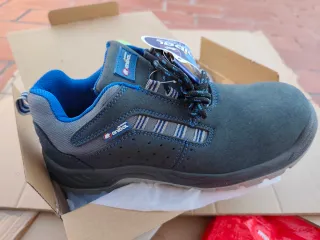 Zapatos de seguridad Anibal. Sin estrenar Talla 41