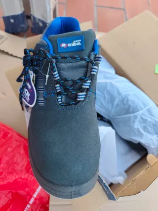 Zapatos de seguridad Anibal. Sin estrenar Talla 41