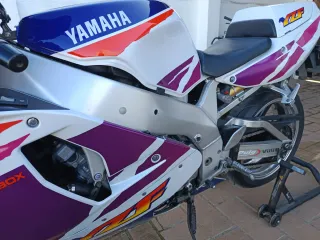 Yamaha YZF 750R