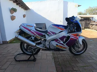 Yamaha YZF 750R