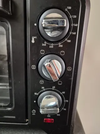 Mini horno Moulinex negro