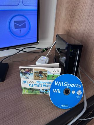 Nintendo Wii Completa + 4 mandos + Accesorios