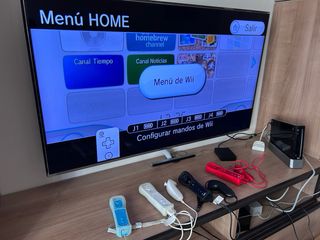 Nintendo Wii Completa + 4 mandos + Accesorios