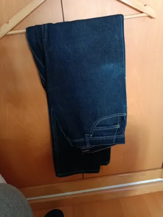 Vaqueros oscuros