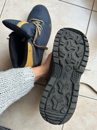 Scarpe Quechua blu e gialle