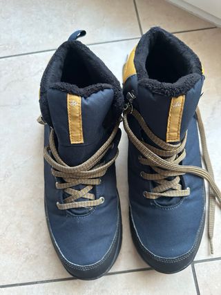 Scarpe Quechua blu e gialle
