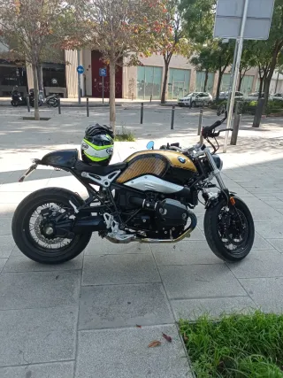 BMW R Nine T Negra y Dorada