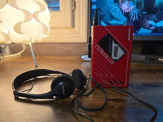 Walkman Cassette Sharp JC-104 Rojo