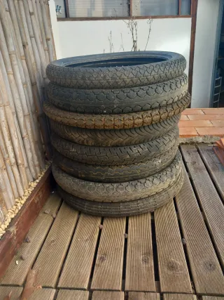 Lote 7 neumáticos de moto