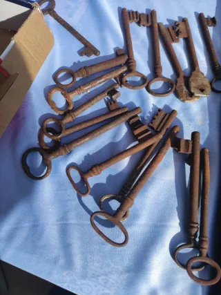 Lote de llaves antiguas oxidadas precio unidad