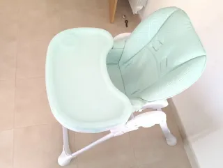 Trona de bebé color verde menta