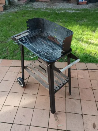 Barbacoa portátil metal y madera