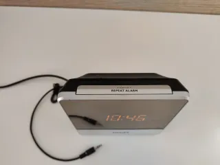 Radio Reloj Philips AJ3231 Plata/Blanco