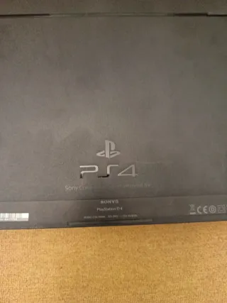 PS4 (PlayStation 4) Negra + Mando