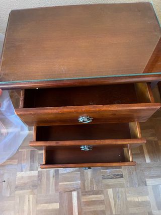 Mesilla de noche madera con 3 cajones