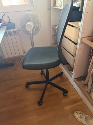 Tavolo e Sedia da Ufficio