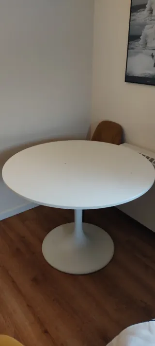 Mesa redonda comedor Ikea blanca