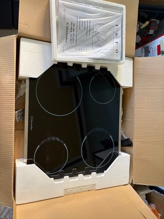 Conjunto Horno y vitrocerámica Electrolux