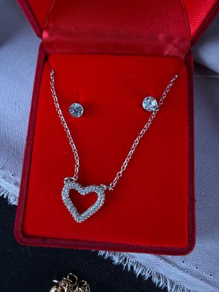 Conjunto Collar Corazón y Pendientes