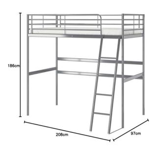 Litera alta metálica IKEA SVÄRTA