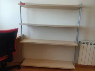 Dormitorio juvenil completo con colchón.