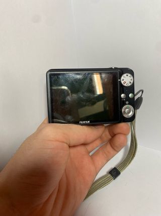 Cámara Digital Fujifilm FinePix J120