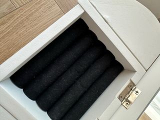 Portagioie bianco con cassetti