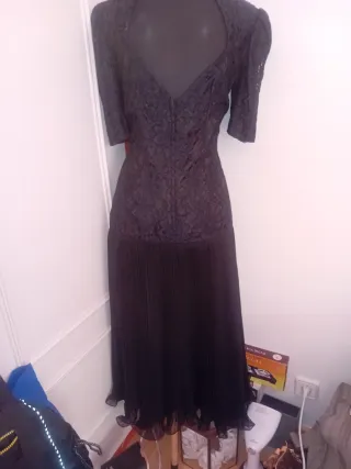 Vestido de fiesta negro con encaje