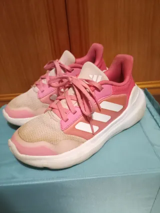 Zapatillas Adidas Niña Rosa y Blanca Talla 35.5