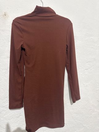 Vestido ajustado cuello polar manga larga