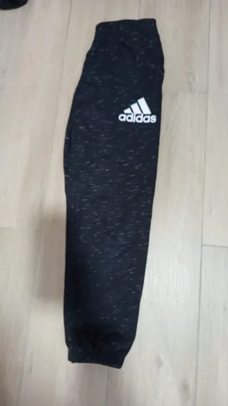 Pantalón chándal Adidas negro