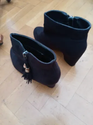 Botines de piel de ante negros de tacon