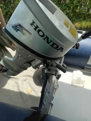 Zodiac Suelo Rígido con Motor Honda 6 cv