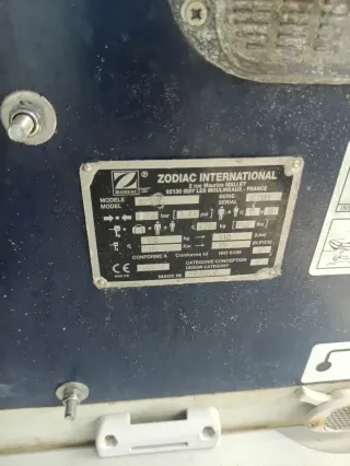 Zodiac Suelo Rígido con Motor Honda 6 cv