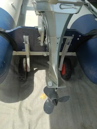 Zodiac Suelo Rígido con Motor Honda 6 cv