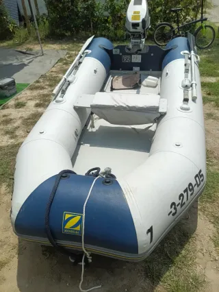 Zodiac Suelo Rígido con Motor Honda 6 cv