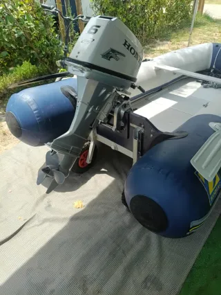 Zodiac Suelo Rígido con Motor Honda 6 cv