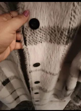 Abrigo largo cuadros blanco y negro