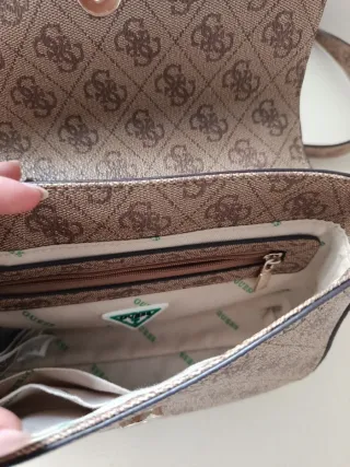 Bolso Guess Marrón y Dorado