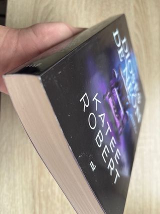 Dioses de neón (Neon Gods)