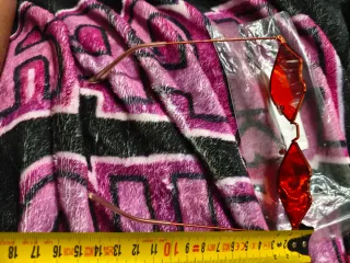 Gafas de Sol Labios Doradas Rojas