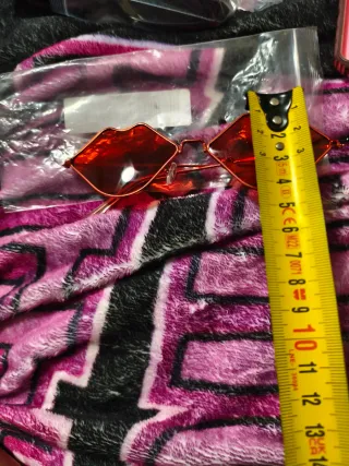 Gafas de Sol Labios Doradas Rojas