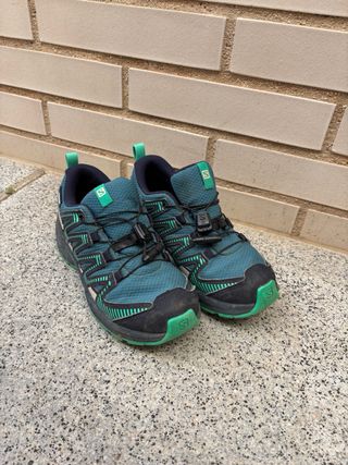 Zapatillas montaña Salomon niño. Talla 32