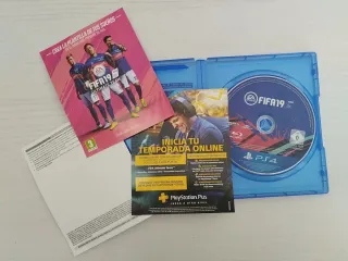 PlayStation PS4 Slim 1TB + 2 Mandos y 5 Juegos